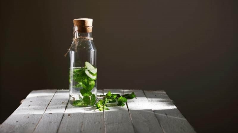 Nước detox từ dưa chuột và bạc hà