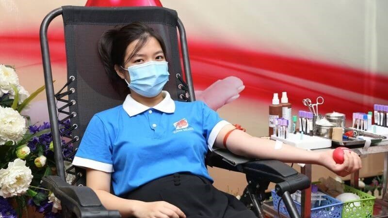 Tự hào khi có thể giúp người khác Hiến máu giúp bạn cảm thấy tự hào khi có thể giúp người khác