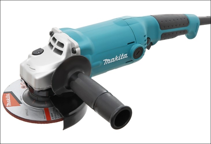 Bạn cần thường xuyên kiểm tra hiệu chuẩn của máy mài góc Makita GA5010 1050W để đảm bảo máy hoạt động tốt