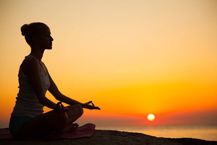 Thiền là một trong những cách giúp bạn có thể tiết chế được cảm xúc, tinh thần luôn được thoải mái
