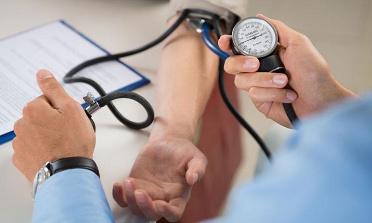 Tăng huyết áp độ 3 huyết áp có huyết áp trên từ 180mmHg hoặc chỉ số dưới từ 110mmHg