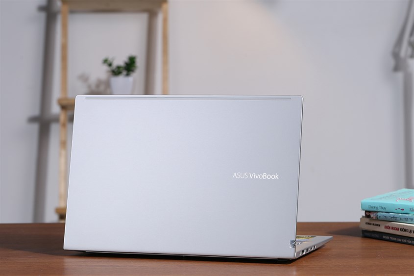 VivoBook của ASUS thường có thiết kế nhỏ gọn, hiện đại