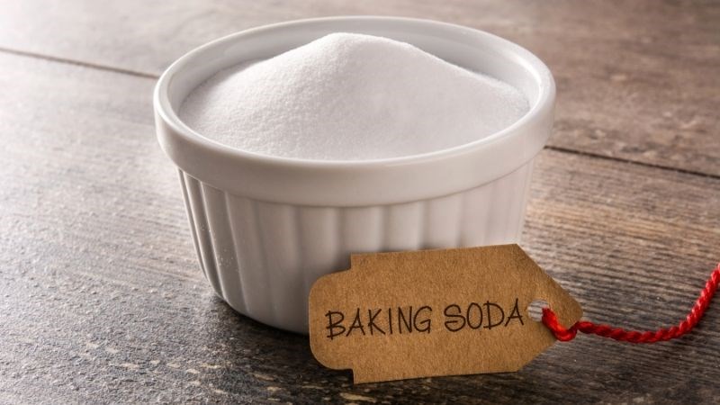 Vệ sinh vùng kín với baking soda có thể tạo ra môi trường kiềm ở âm đạo