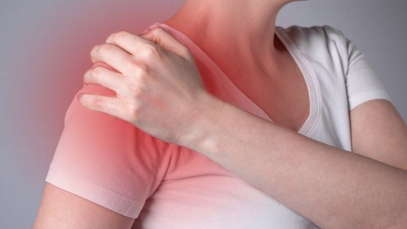 Đau vai có thể là triệu chứng của ung thư phổi
