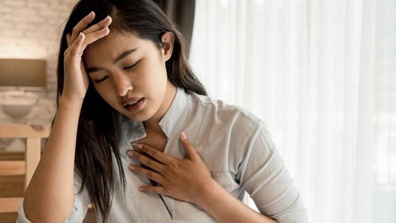 Người bệnh ung thư phổi rất dễ xuất hiện hụt hơi