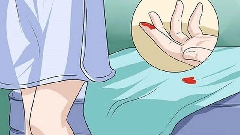 Quan hệ tình dục sau sinh có thể gây chảy máu âm đạo