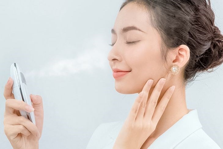 máy xịt dưỡng ẩm Lifetrons được làm từ chất liệu an toàn Máy xịt dưỡng ẩm Lifetrons được từ chất liệu nhựa ABS bền bỉ, an toàn cho da