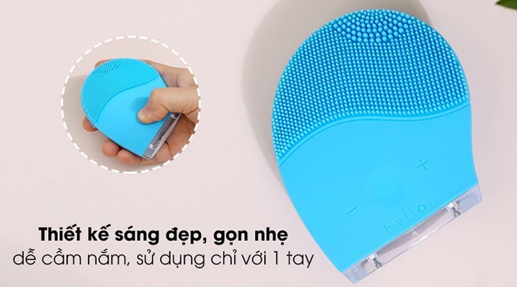 Máy rửa mặt và massage Halio Sky Blue được trang bị thiết kế nhỏ gọn, dễ dàng cầm nắm