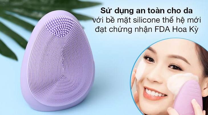 Máy rửa mặt và massage Emmié Purple Don't Lie với đầu cọ được làm từ Silicone an toàn cho da