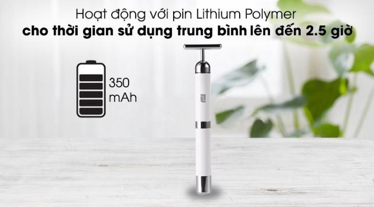 Máy massage Lifetrons EM-500 có dung lượng pin lớn cho bạn thoải mái mang đi làm hay đi du lịch