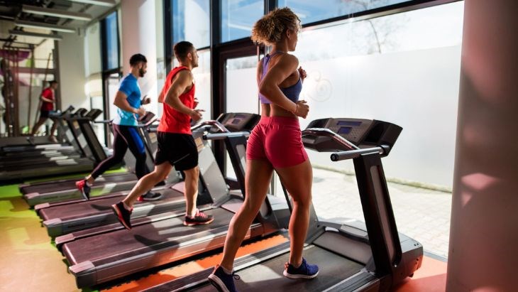 Chạy bộ trên máy chạy bộ giúp tăng cường hệ miễn dịch, giúp cơ thể khỏe mạnh
