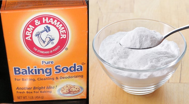 Sử dụng baking soda rắc đều vào trong máy rửa chén kết hợp cùng chương trình rửa chu trình ngắn để loại bỏ vết bẩn cứng đầu và mùi hôi