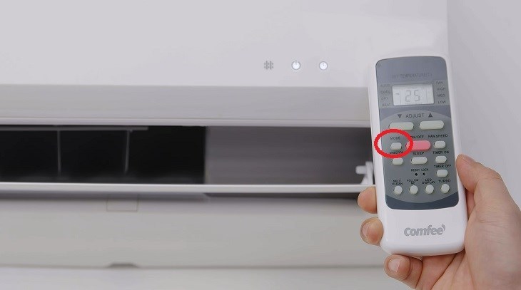 Bật chế độ Fan mode để các động cơ bên trong được khô ráo sau khi đã tắt điều hòa