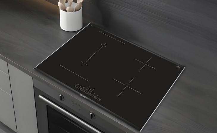 Bếp từ 4 vùng nấu lắp âm Bosch PVS775FC5E có chức năng mở rộng vùng nấu, hỗ trợ nấu ăn thuận tiện hơn 