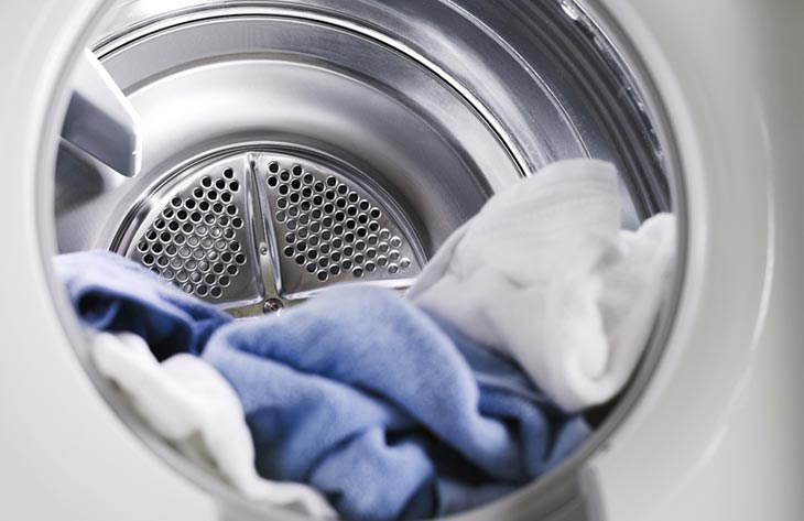 Máy sấy quần áo bị ẩm là điều kiện tốt để vi khuẩn, nấm mốc và mùi hôi xuất hiện