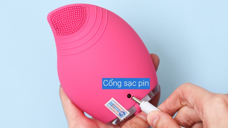 Máy rửa mặt Rio Beauty được tích hợp bộ sạc USB tiện lợi và dễ dàng sạc đầy trong 2 tiếng 