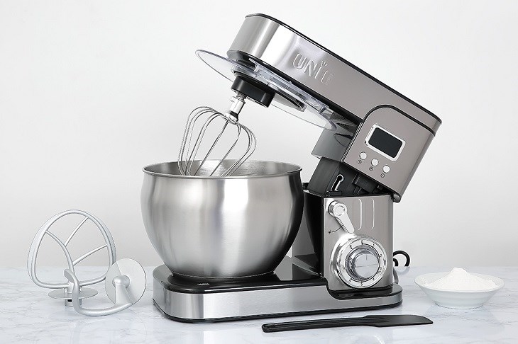 Máy nhồi bột đánh trứng Unie EM5 sở hữu thiết kế gọn gàng, tiết kiệm không gian bếp