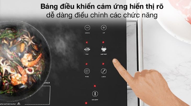 Bếp được tích hợp nhiều tiện ích trên bảng điều khiển cảm ứng giúp bạn sử dụng thuận tiện, linh hoạt