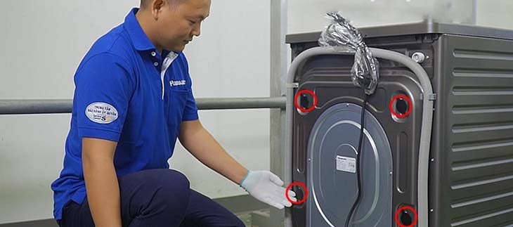 Kiểm tra lại các vị trí vừa lắp để đảm bảo chắc chắn