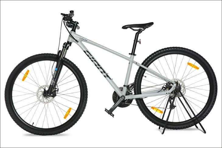 Bạn có thể chọn mua xe đạp địa hình MTB Giant Rincon 2 (2022) 27.5 inch Size M khung nhôm để đi lại hàng ngày hoặc rèn luyện sức khỏe