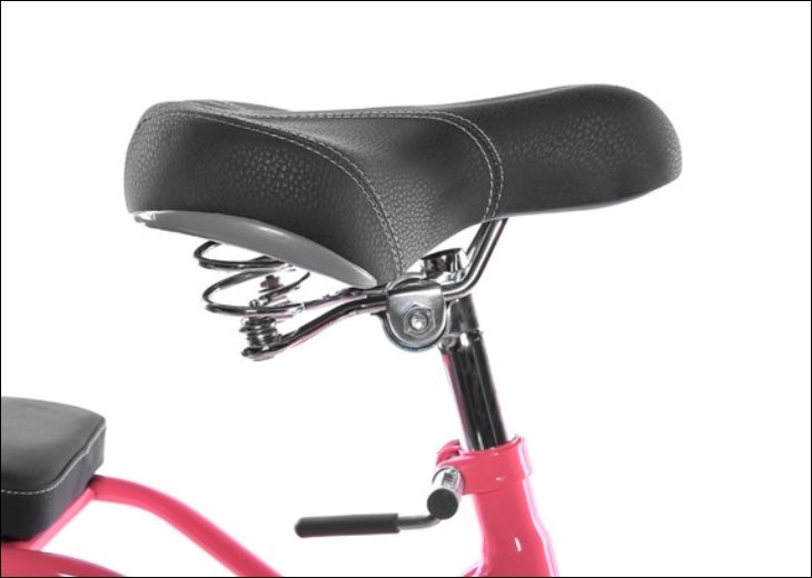 Xe đạp Fascino có yên xe bằng da, êm ái, không gây cảm giác đau mỏi cho người điều khiển