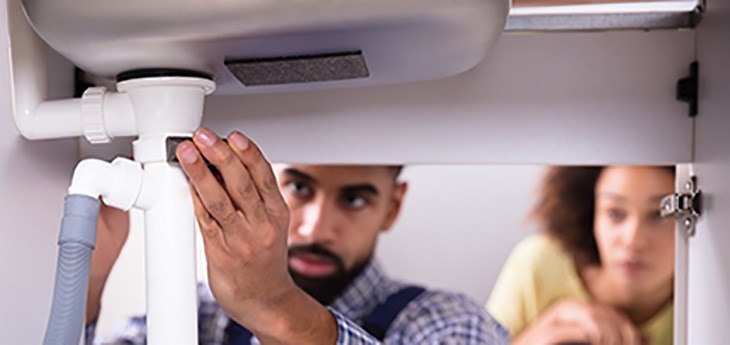 Máy lọc nước không tự ngắt là do bị rò rỉ ở đường ống và các cút nối