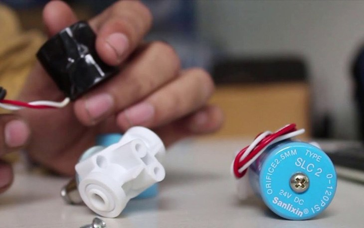 Van điện từ bị hư khiến nguồn nước của máy lọc nước không được kiểm soát