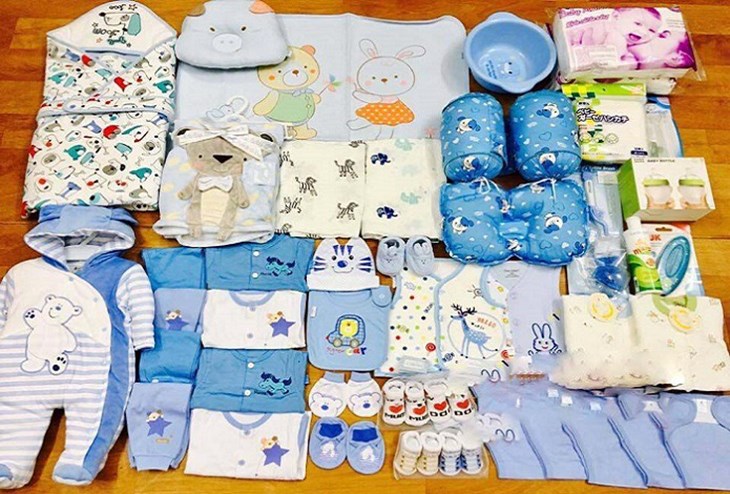 Newborn clothes are a meaningful gift to welcome the little angel