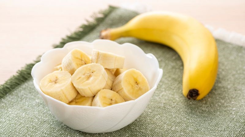 Bạn có thể bổ sung chuối vào thực đơn vì chúng chứa nhiều biotin