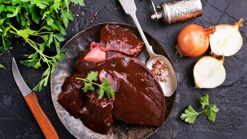 Các loại thịt, nội tạng đặc biệt là gan chứa hàm lượng biotin cao