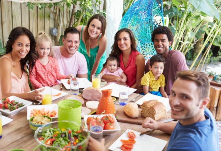 A family meal is a gift that Leo individuals who value family love