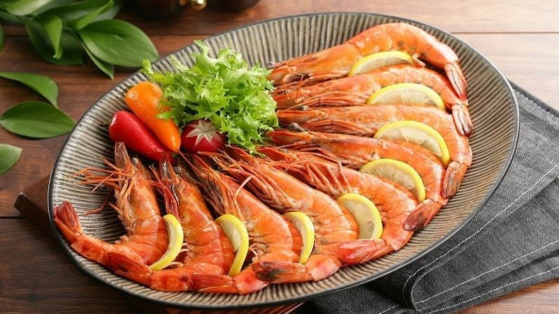 Ăn tôm đều đặn hàng tuần có thể giúp cung cấp đủ vitamin B5