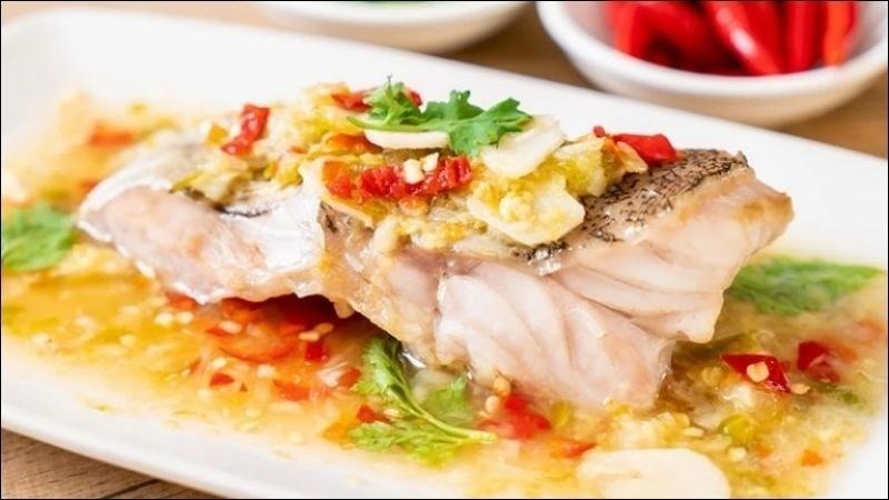 Trong một khẩu phần cá kiếm nấu chín 85g chứa 8,3mg vitamin B3