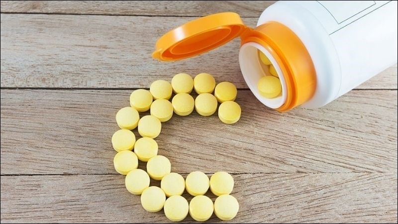 Bạn nên bổ sung vitamin C vào buổi sáng trước khi ăn