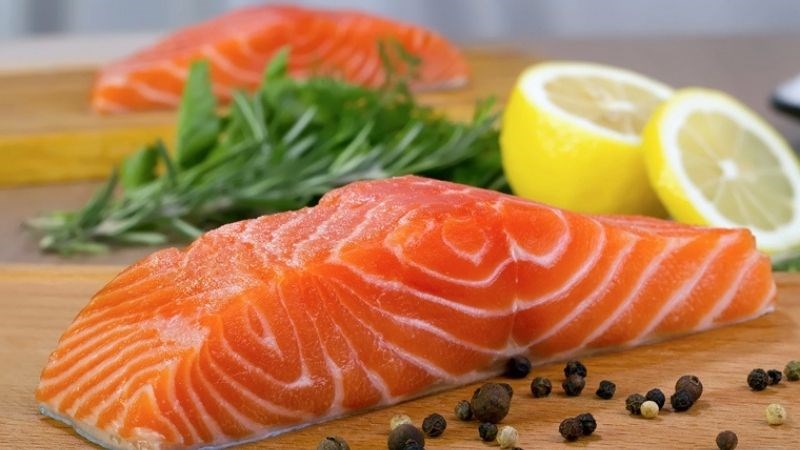 Cá hồi là thực phẩm giàu EPA