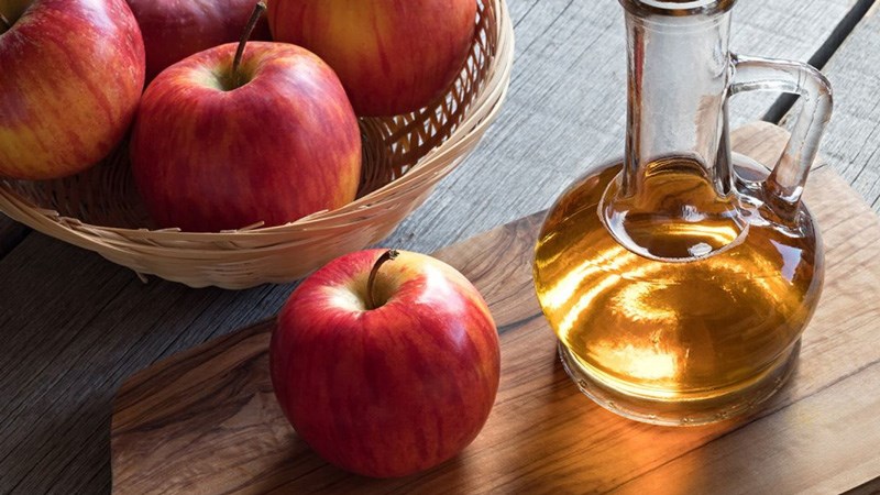 Bạn có thể uống giấm táo pha loãng trong nước nóng hoặc lạnh tùy thích