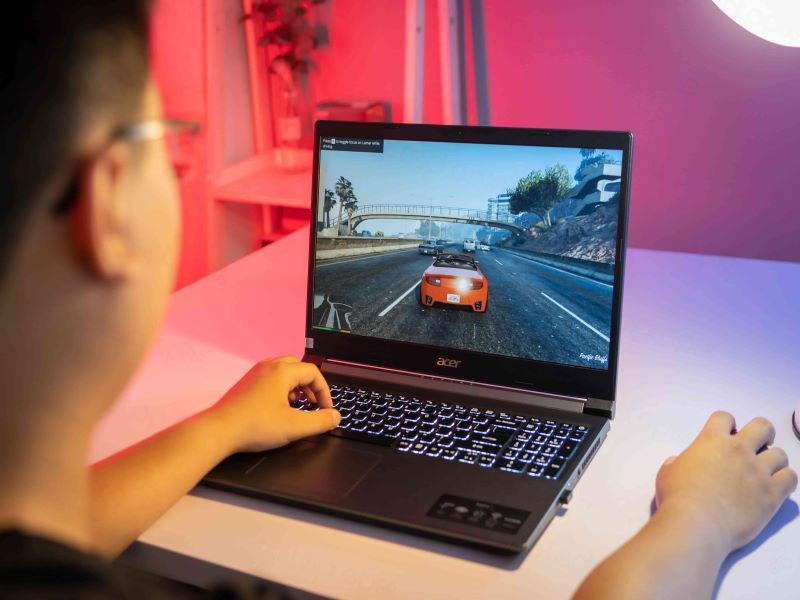 Hiệu năng đồ họa ổn định, hỗ trợ nhu cầu chơi game cơ bản