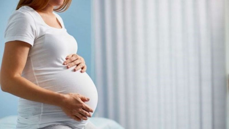 Phụ nữ có thai không được dùng trà sả để tránh ảnh hưởng đến thai nhi