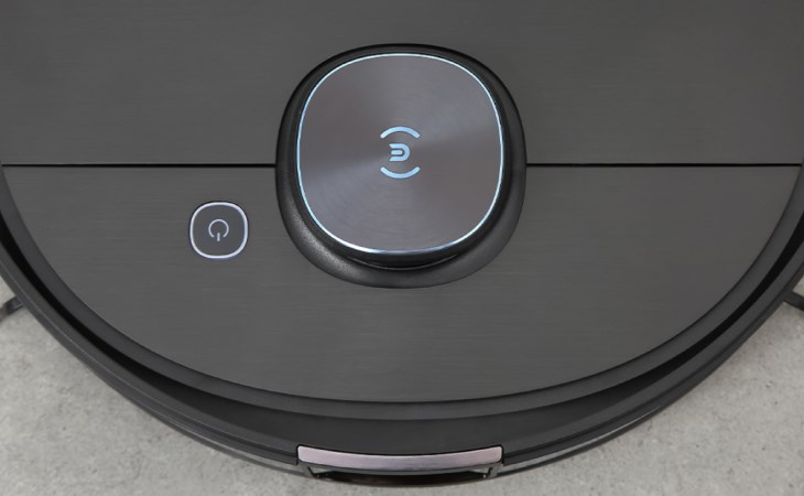 Bạn nhấn nút ở phần thân trên của robot hút bụi lau nhà Ecovacs Deebot T9 AIVI Plus để khởi động thiết bị