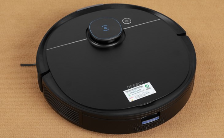 Bạn hãy tháo toàn bộ dải bảo vệ của robot hút bụi lau nhà Ecovacs Deebot T9 AIVI trước khi sử dụng