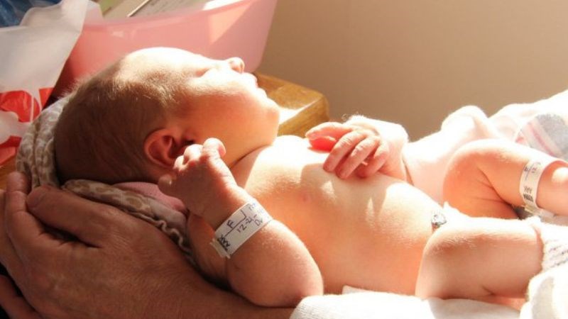 Thời điểm tốt nhất để tắm nắng là trước 9h sáng và sau 4h chiều