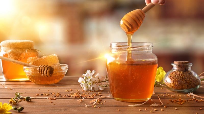Mật ong giúp bảo vệ niêm mạc đường tiêu hóa