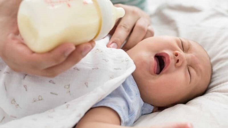 Trẻ sơ sinh ngộ độc botulinum thường bú kém hoặc bỏ bú