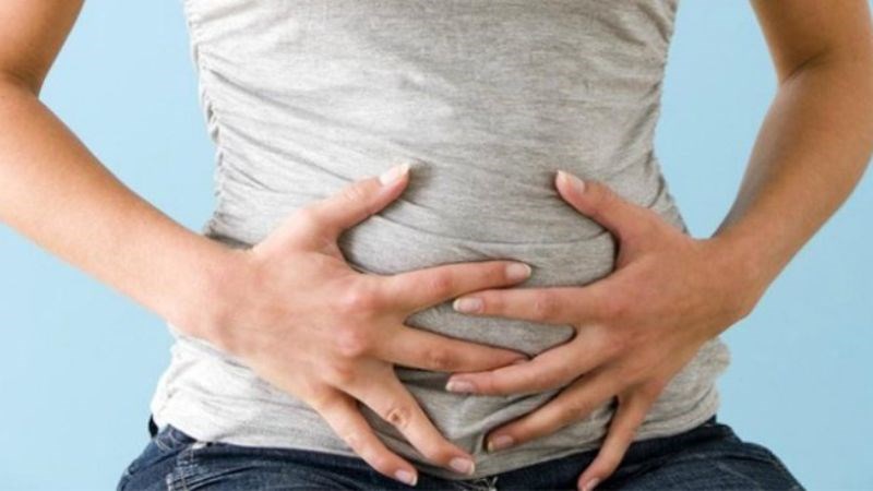 Uống trà gừng nhiều có thể gây chướng bụng, đầy hơi