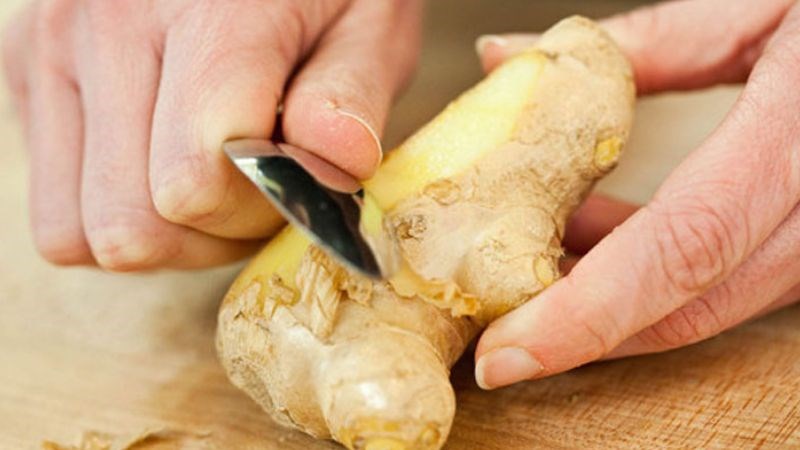 Vỏ gừng chứa nhiều thành phần có công dụng chữa bệnh do đó bạn không nên bỏ qua