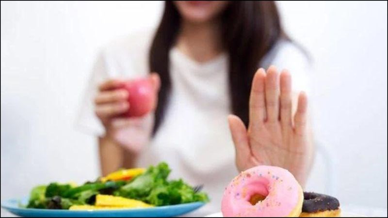 Gừng giúp kiểm soát cơn thèm ăn, từ đó hỗ trợ giảm cân