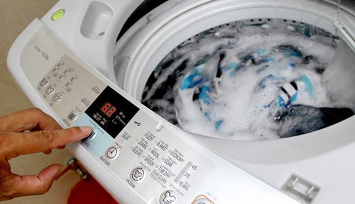 Sử dụng nước lạnh thay cho nước nóng để giặt quần áo có thể giảm đến 90% lượng điện tiêu thụ