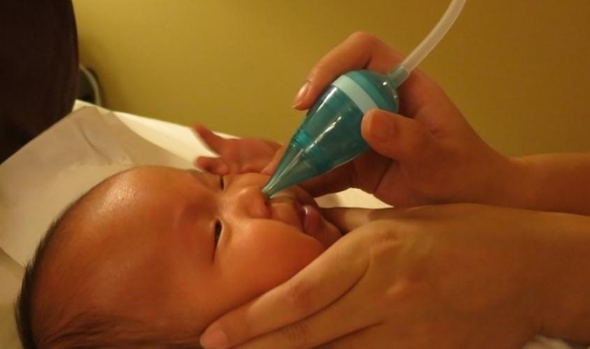 Tránh lạm dụng máy hút mũi nhiều lần gây tổn thương niêm mạc mũi