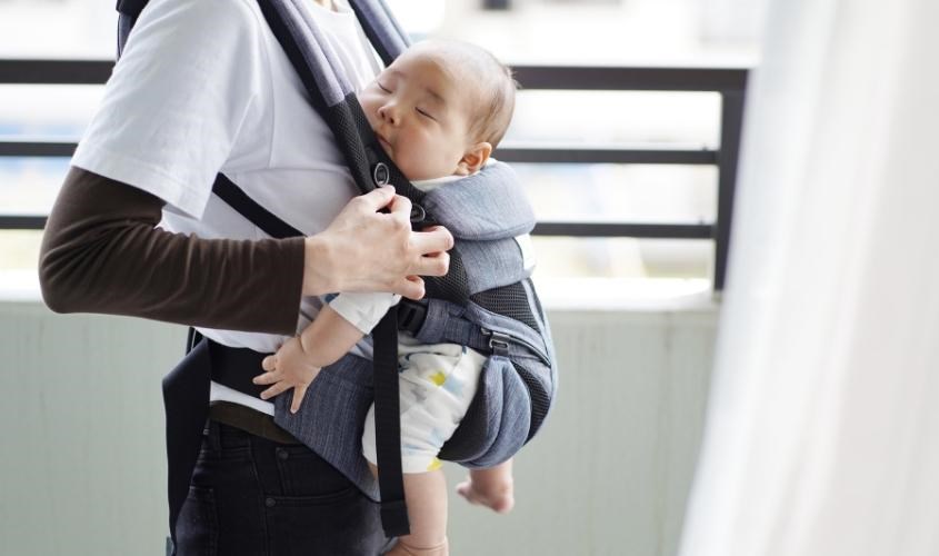 Địu em bé dạng túi thích hợp với trẻ sơ sinh dưới 9 tháng tuổi