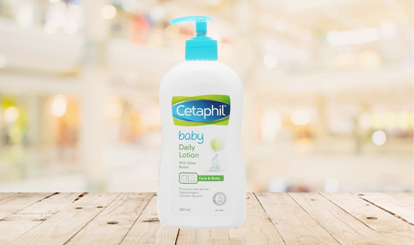 Kết hợp sử dụng kem dưỡng thể bơ hạt mỡ cho bé Cetaphil Daily Lotion 400 ml